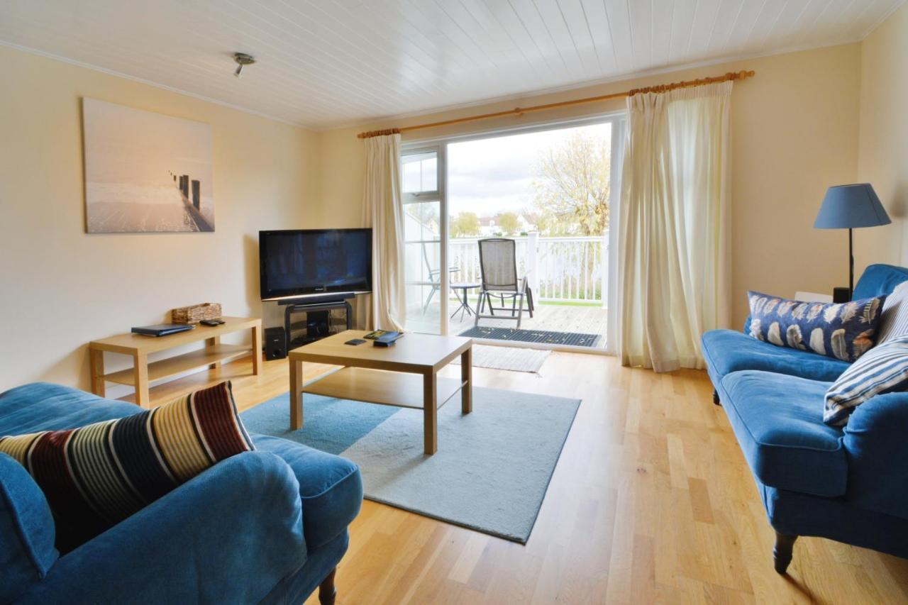 Nyhavn Lakeside Cottage Cirencester Extérieur photo