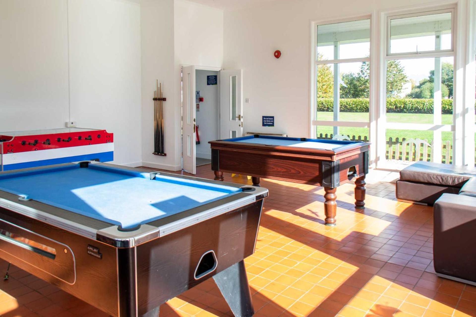 Nyhavn Lakeside Cottage Cirencester Extérieur photo